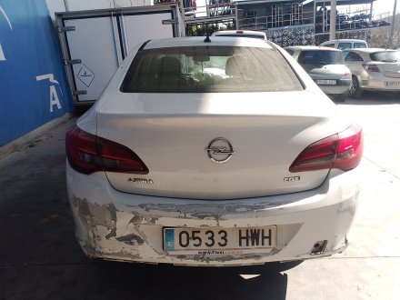 Vehiculo en el desguace: OPEL ASTRA J Sedán 1.7 CDTI (69)