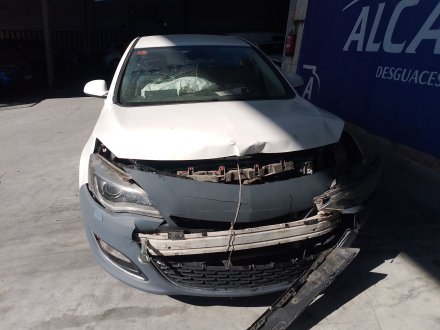 Vehiculo en el desguace: OPEL ASTRA J Sedán 1.7 CDTI (69)