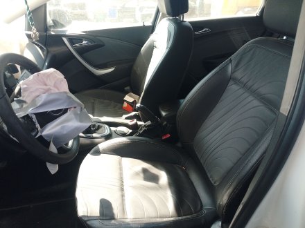 Vehiculo en el desguace: OPEL ASTRA J Sedán 1.7 CDTI (69)