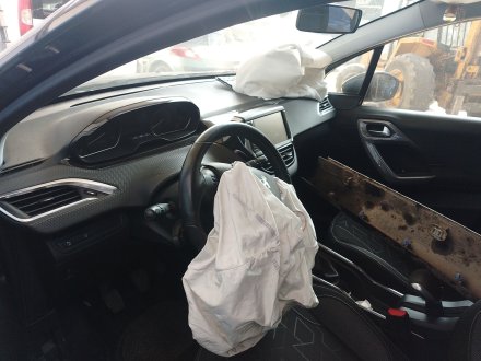 Vehiculo en el desguace: PEUGEOT 2008 I (CU_) 1.5 BlueHDI 100