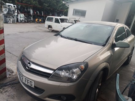 Vehiculo en el desguace: OPEL ASTRA H GTC (A04) 1.9 CDTi 16V (L08)