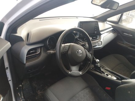 Vehiculo en el desguace: TOYOTA C-HR (_X1_) 1.8 Hybrid (ZYX10_, ZYX11_)