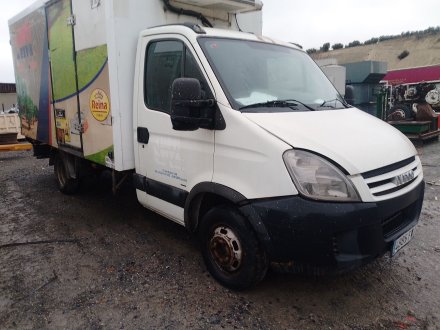 Vehiculo en el desguace: IVECO DAILY IV Caja/Chasis 50C18