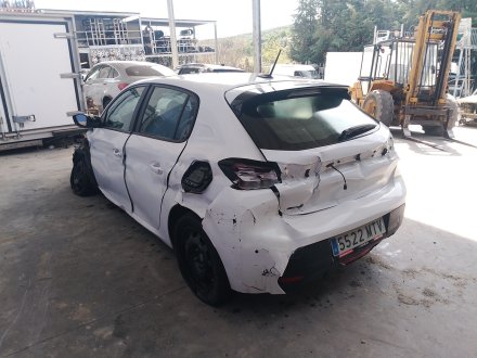 Vehiculo en el desguace: PEUGEOT 208 *