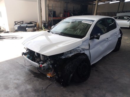 Vehiculo en el desguace: PEUGEOT 208 *