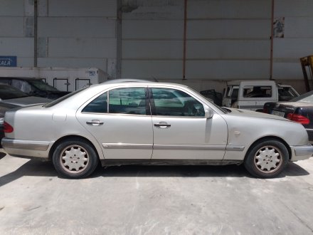 Vehiculo en el desguace: MERCEDES-BENZ CLASE E (W210) E 290 Turbo-D (210.017)