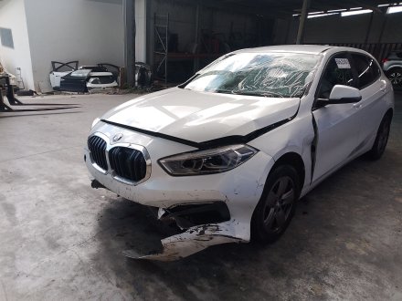 Vehiculo en el desguace: BMW 1 (F40) 118 i