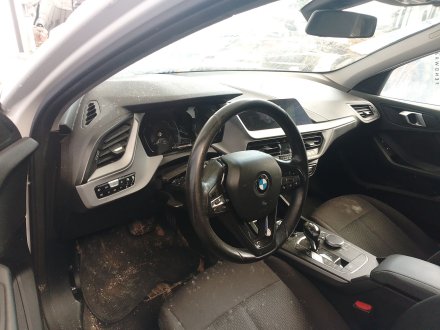 Vehiculo en el desguace: BMW 1 (F40) 118 i