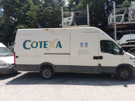 Vehiculo en el desguace: IVECO DAILY III Furgoneta 50 C 14
