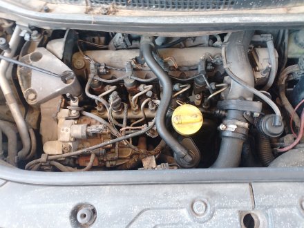 Vehiculo en el desguace: RENAULT SCÉNIC II (JM0/1_) 1.9 dCi (JM0G, JM12, JM1G, JM2C)