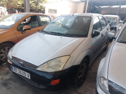 Vehiculo en el desguace: FORD FOCUS I (DAW, DBW) 2.0 16V