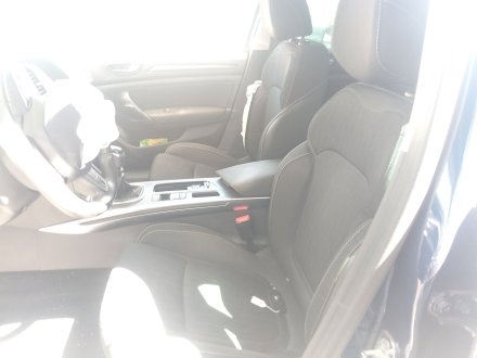 Vehiculo en el desguace: RENAULT MEGANE IV Hatchback (B9A/M/N_) 1.3 TCe 140 (B9NB)