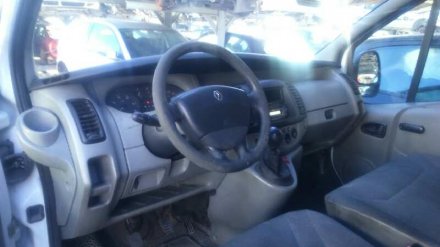 RENAULT TRAFIC COMBI (AB 4.01) 6 - plazas, acristalado parcial, combi corto DesguacesAlcala