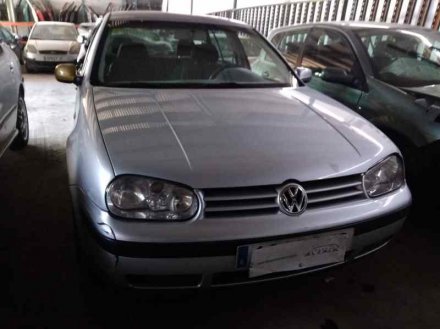 Vehiculo en el desguace: VOLKSWAGEN GOLF IV BERLINA (1J1) Básico