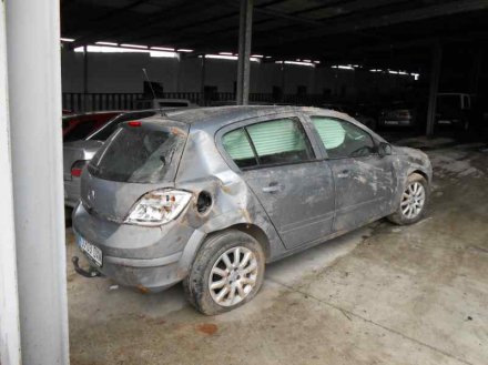 Vehiculo en el desguace: OPEL ASTRA H BERLINA Enjoy