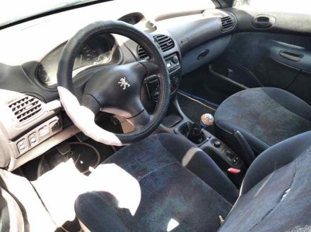 Vehiculo en el desguace: PEUGEOT 206 BERLINA XT