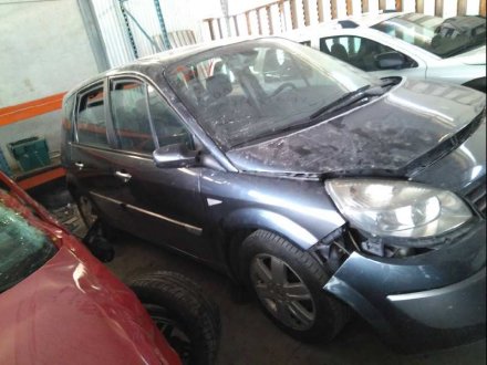 Vehiculo en el desguace: RENAULT SCENIC II i- Music