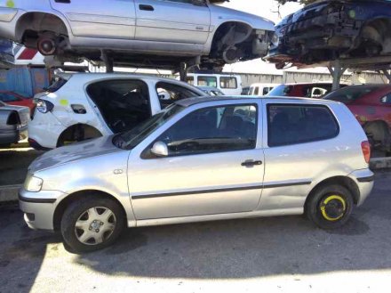 Vehiculo en el desguace: VOLKSWAGEN POLO BERLINA (6N2) Trendline