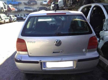 Vehiculo en el desguace: VOLKSWAGEN POLO BERLINA (6N2) Trendline