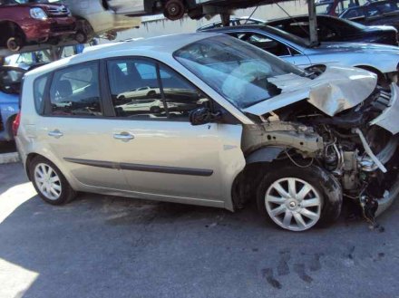 Vehiculo en el desguace: RENAULT SCENIC II Authentique