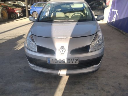 Vehiculo en el desguace: RENAULT CLIO III Confort Dynamique