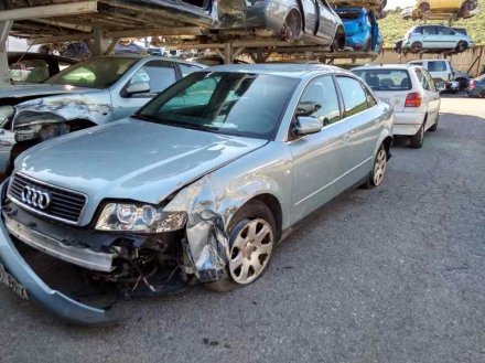 Vehiculo en el desguace: AUDI A4 BERLINA (8E) 2.0