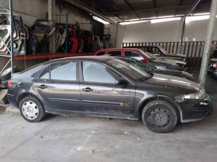 Vehiculo en el desguace: RENAULT LAGUNA II (BG0) Authentique