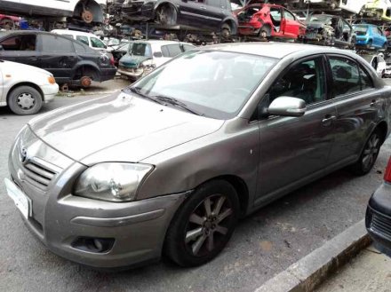 Vehiculo en el desguace: TOYOTA AVENSIS BERLINA (T25) 2.0 D4-D Executive Berlina (5-ptas.)