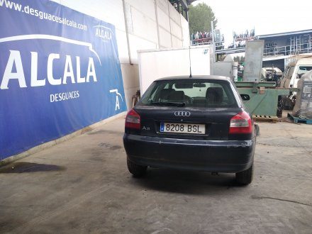 Vehiculo en el desguace: AUDI A3 (8L) 1.6 Ambiente