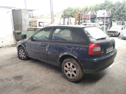 Vehiculo en el desguace: AUDI A3 (8L) 1.6 Ambiente