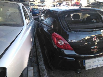 Vehiculo en el desguace: OPEL CORSA D Cosmo