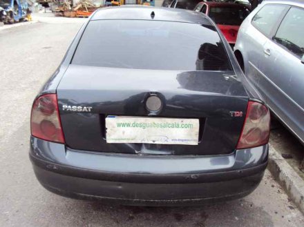 Vehiculo en el desguace: VOLKSWAGEN PASSAT BERLINA (3B3) Advance