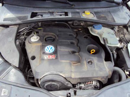 Vehiculo en el desguace: VOLKSWAGEN PASSAT BERLINA (3B3) Advance