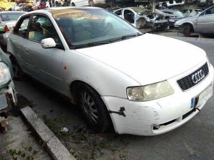 Vehiculo en el desguace: AUDI A3 (8L) 1.9 TDI Ambiente