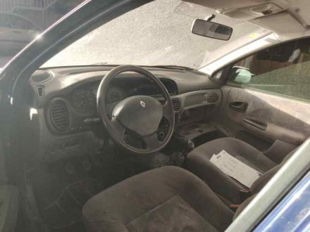 Vehiculo en el desguace: RENAULT MEGANE I CLASSIC (LA0) 1.9 D RN