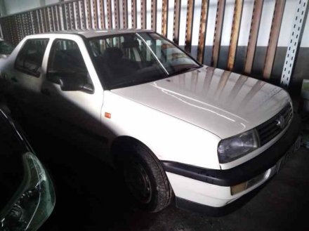 Vehiculo en el desguace: VOLKSWAGEN VENTO (1H2) CL