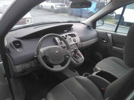 Vehiculo en el desguace: RENAULT SCENIC II Authentique