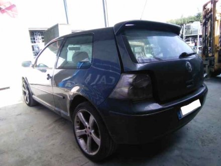 Vehiculo en el desguace: VOLKSWAGEN GOLF IV BERLINA (1J1) Básico