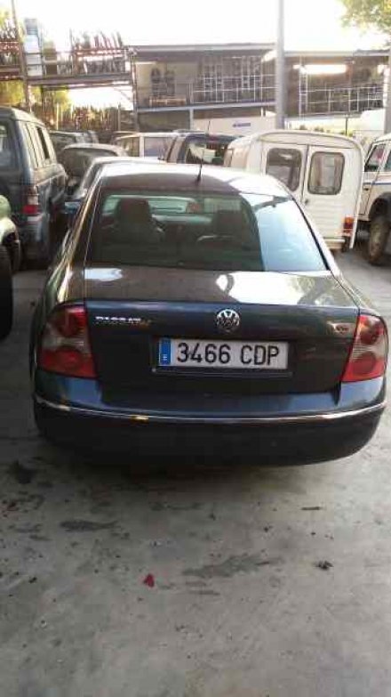 Vehiculo en el desguace: VOLKSWAGEN PASSAT BERLINA (3B3) Advance