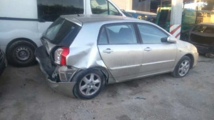 Vehiculo en el desguace: TOYOTA COROLLA (E15) Básico