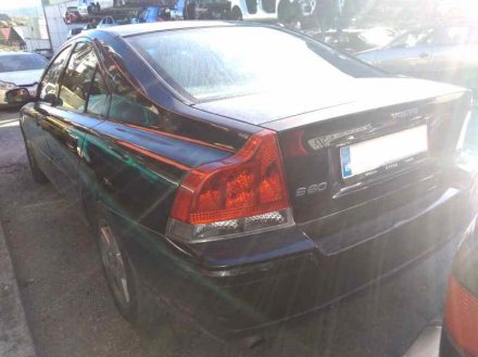 Vehiculo en el desguace: VOLVO S60 BERLINA 2.4 D Kinetic (93kW)