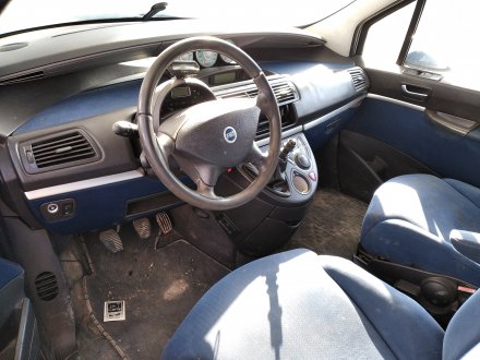 Vehiculo en el desguace: FIAT ULYSSE (179) 2.2 JTD Dynamic