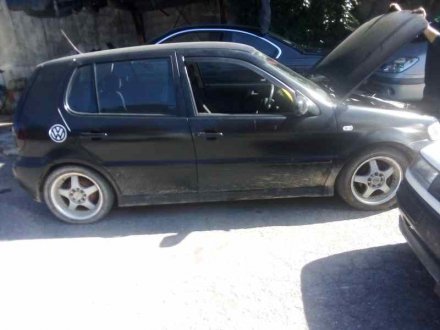 Vehiculo en el desguace: VOLKSWAGEN POLO BERLINA (6N2) Trendline