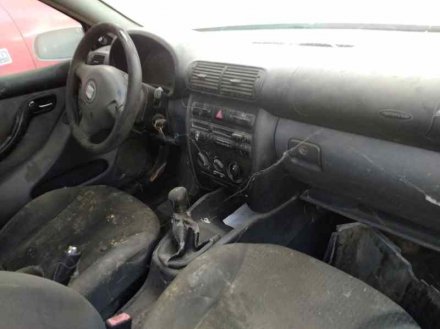 Vehiculo en el desguace: SEAT TOLEDO (1M2) Signo