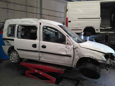 Vehiculo en el desguace: OPEL COMBO (CORSA C) Tour