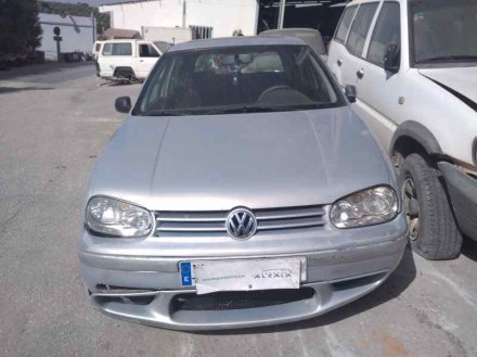 Vehiculo en el desguace: VOLKSWAGEN GOLF IV BERLINA (1J1) Básico