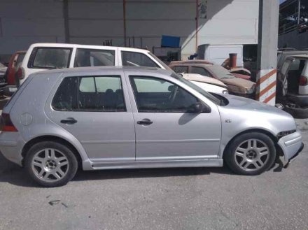 Vehiculo en el desguace: VOLKSWAGEN GOLF IV BERLINA (1J1) Básico