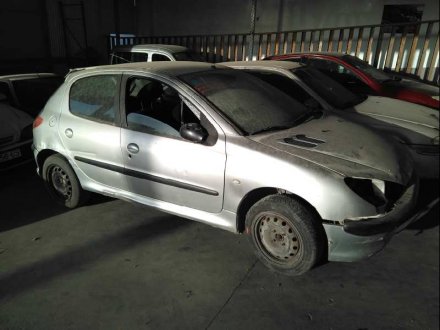 Vehiculo en el desguace: PEUGEOT 206 BERLINA X-Line