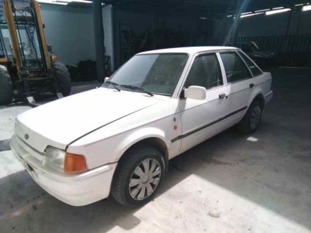 Vehiculo en el desguace: FORD ESCORT BERLINA/TURNIER CL Berlina