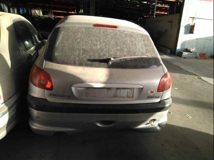 Vehiculo en el desguace: PEUGEOT 206 BERLINA X-Line